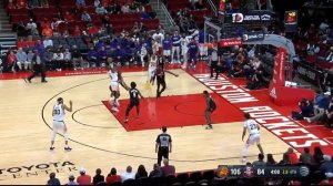 Chris Paul sends Usman Garuba on a one way ticket back to Spain with the nutmeg