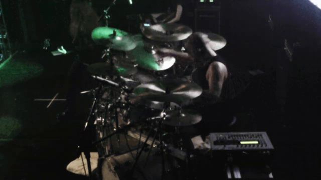 Martin 'Marthus' Skaroupka - A Dream of Wolves + Summer Dying Fast (Cradle Of Filth drum cam 2013) смотреть онлайн