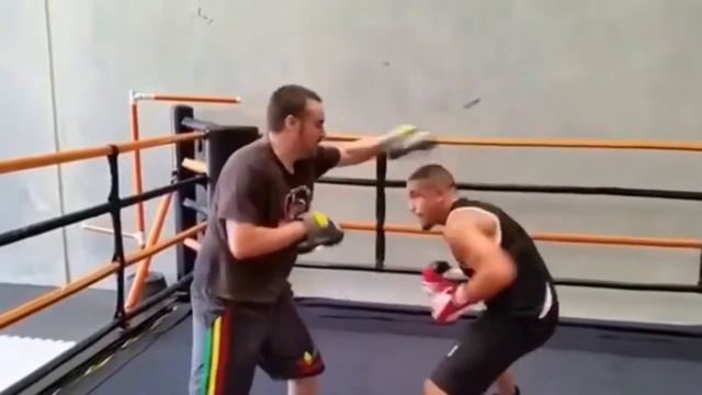 Роберт Уиттакер подгатовка к бою с Исраэль Адесанья