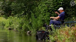 Lee Kerry battles a 20lb carp on the POLE!