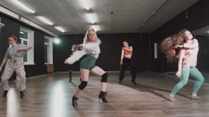 Григорьева Анна 
Направление: хай-хилс 

http://fitnessme.pro/khoreograf-grigoryeva-anna