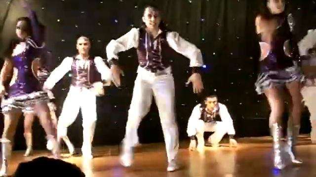 Salsadiferente Showdance 2010 - Llego la hora - Maestro Aldo Bondì смотреть онлайн