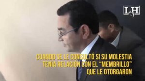 Presidente Jimmy Morales huye de medios