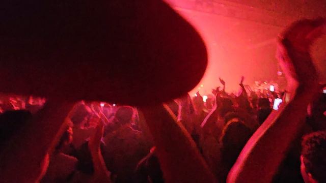 Porter Robinson - Flicker/Sea of Voices/EZClap (Live in Sydney) 10-11-23 смотреть онлайн