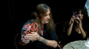 Sebastian Bach le manda saludos a Carla!