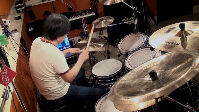 Practice using a drumless track - Funk 014 смотреть онлайн