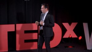 How to change anything in medicine | Emilian Snarski | TEDxWUM