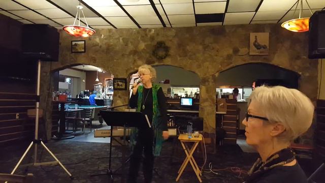 Cindy Bell @  Don Pollo's смотреть онлайн