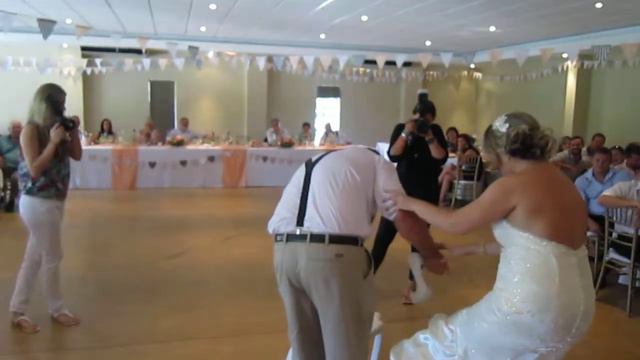 THE PARTY TECHNICIAN : 28.03.2015 - WESSEL & DANELLE BOTHA WEDDING : GARTER TOSS