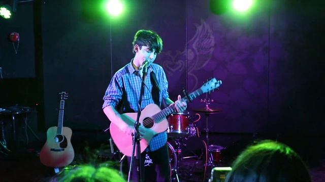 "4th of July" - Live debut of single by Aidan Gallagher at Toronto's THE HIDEOUT - Aug 10, 2019 смотреть онлайн