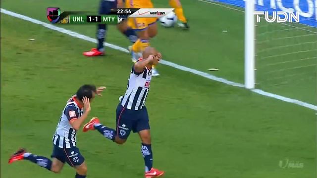 ¡Super clásico! Lucas Lobos hace explotar el volcán con un golazo | Tigres vs Rayados - 2013 | TUDN смотреть онлайн