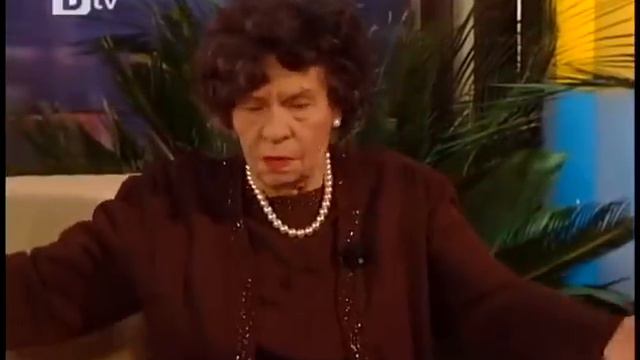 Шоуто на Слави: Гост Стоянка Мутафова смотреть онлайн