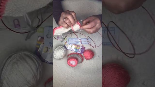 Скоро будет   МК.по вязанию  пинеток  спицами,простым способом.