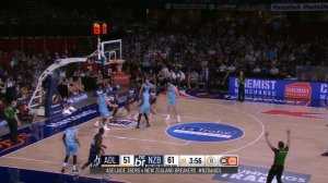 Donald Sloan with 20 Points vs. New Zealand Breakers