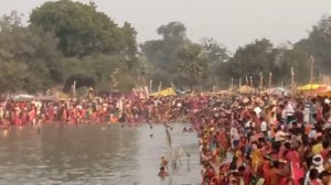 Belaur chhath ghat pe kitni bhid h aap khud hi dekh lo