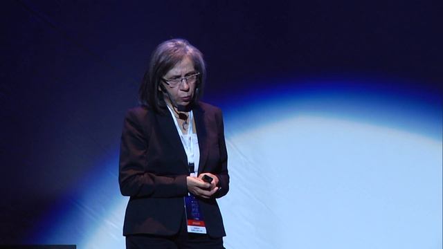 Μια στιγμή...  Vassiliki Danelli-Mylona  TEDxPatras