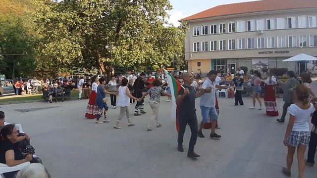 село Лесидрен, честване 100-годишнина на читалище" Въло Радев"(2) смотреть онлайн