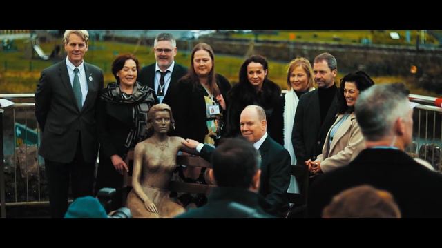 Prince Albert unveils Princess Grace statue in Newport Mayo смотреть онлайн