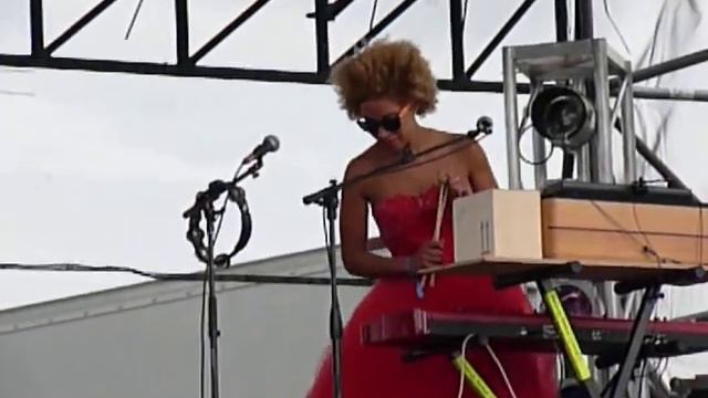 Martina Topley Bird at Sasquatch 2010 смотреть онлайн