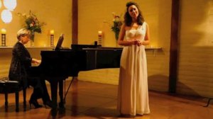 Anya Matanovic sings Aaron Copland's The little horses