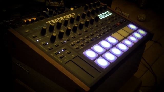 DSI TEMPEST - Dark Techno / Industrial Noise Live Sketch смотреть онлайн