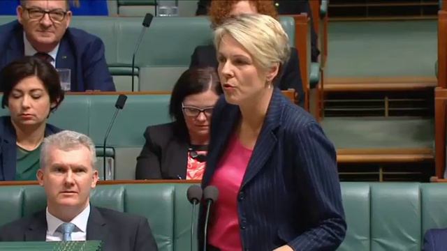 Tanya Plibersek asks Sussan Ley about lifting the Medicare rebate freeze