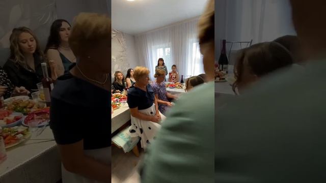 Молодожены получают от родителей благословение #чувашия #чуваши