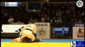 Lotto-ambassadeur Marhinde Verkerk tijdens de Grand Prix Judo in Dusseldorf