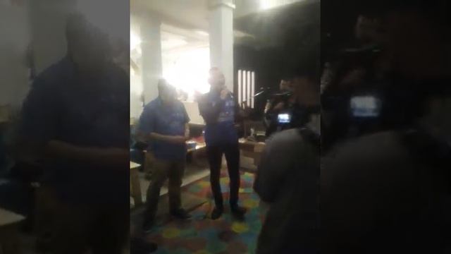 Ibas Yudhoyono nyanyi bareng kaum muda Trenggalek..kereen.. смотреть онлайн