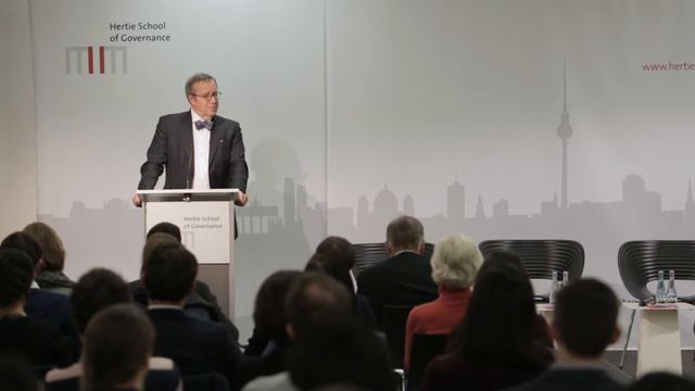 Toomas Hendrik Ilves: Hacking and fake news - A threat to democracy and the international order? смотреть онлайн