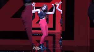 [MPD직캠] 아이오아이 임나영 직캠 Whatta Man I.O.I Lim Na Young Fancam @엠카운트다운_160811