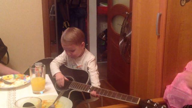 Арсений Доможиров. Пробы с гитарой смотреть онлайн