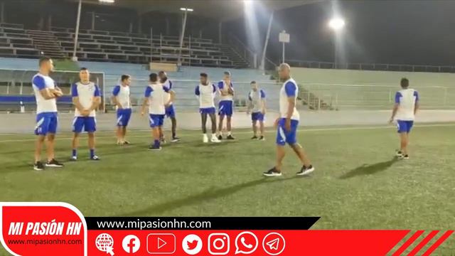 Selección de Honduras reconoce el estadio Ergilio Hato de Curazao смотреть онлайн