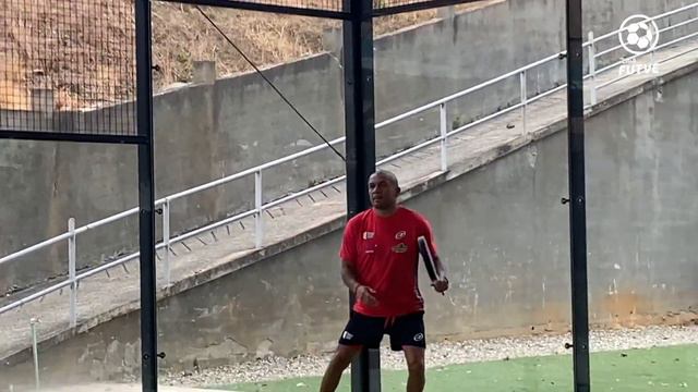 #EnOtraCosa Una tarde de pádel con Renny Vega смотреть онлайн