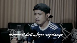 terhanyut dalam kemesraan ( LIrik ) cover by nurdin yaseng