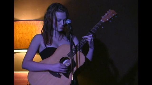 Sad Song - Danielle McDonald. смотреть онлайн