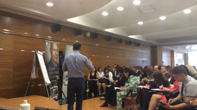 Чем отличают богатые от бедных? Генрих Эрдман смотреть онлайн