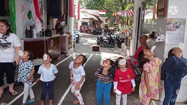 Lomba 17an warga Raden saleh Gg 8 смотреть онлайн