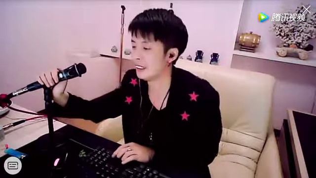 王冕模仿王小源唱歌，一开口就陶醉了 смотреть онлайн