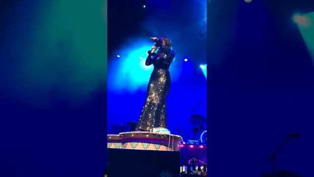 Jenny Lewis October 26, 2019 - Hollywood Lawn смотреть онлайн