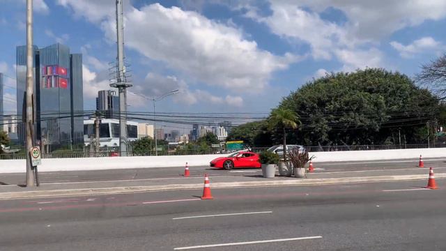 Ferrari F12 tdf Giallo Triplo Strato On Streets of São Paulo *João Vilkas* смотреть онлайн