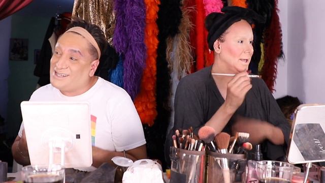 Platicando con Paris Elegance смотреть онлайн