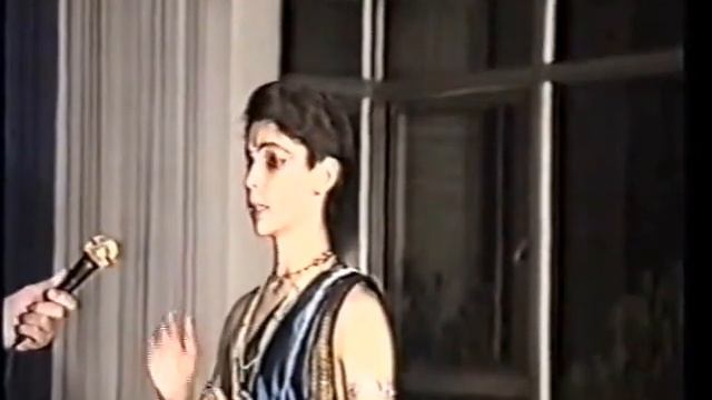 Bharatanatyam: Дмитрий Змеев и ведущий Святослав Белза. Индия -1993. смотреть онлайн