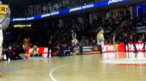 Crossover TV: Justin Darlington ("Jus Fly") Jumps Over Guy Windmill Dunk