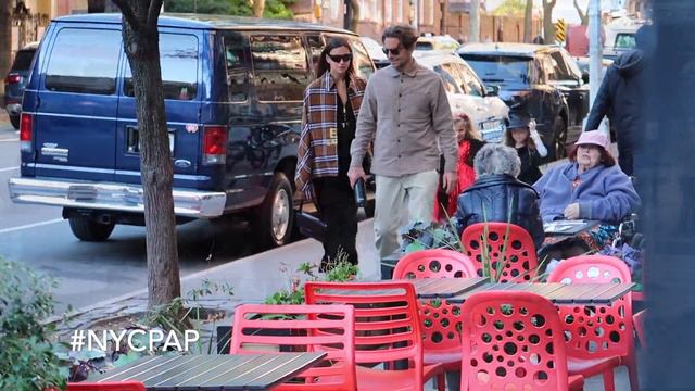 Bradley Cooper and Irina Shayk back together to take their daughter Lea to a Halloween party смотреть онлайн