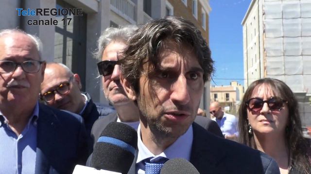 Regionali, investitura ufficiale per Roberti da parte dell'onorevole di FDI Donz... смотреть онлайн