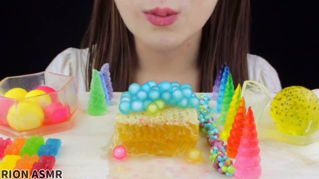 【ASMR】HONEYCOMB,TAPIOCA PEARLS,UNICORN HORN JELLY,BASIL SEEDS JELLY MUKBANG 먹방 EATING SOUNDS смотреть онлайн