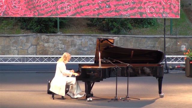 Artur Papazian Opera Lesna Chopin Polonaise in A major, op. 40 смотреть онлайн