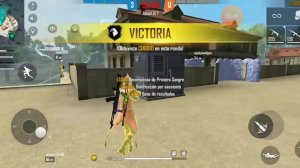 Jugando duelo de escuadras free fire