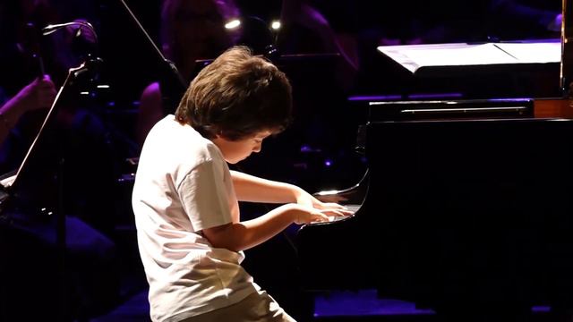 Tsotne Zedginidze   Nikoloz Rachveli Geophilarmonic orchestra смотреть онлайн